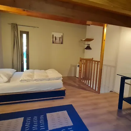 Appartement 4 Pieces Avec Piscine Et Garage A - Fr-1-780-44 *