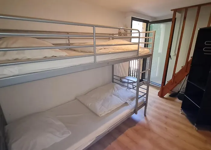 4 Pièces Avec Piscine Et Garage à - Fr-1-780-44 * Sainte-Maxime