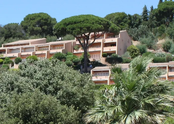 4 Pièces Avec Piscine Et Garage à - Fr-1-780-44 Sainte-Maxime