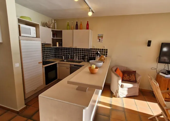 Apartamento 4 Pièces Avec Piscine Et Garage à - Fr-1-780-44 *